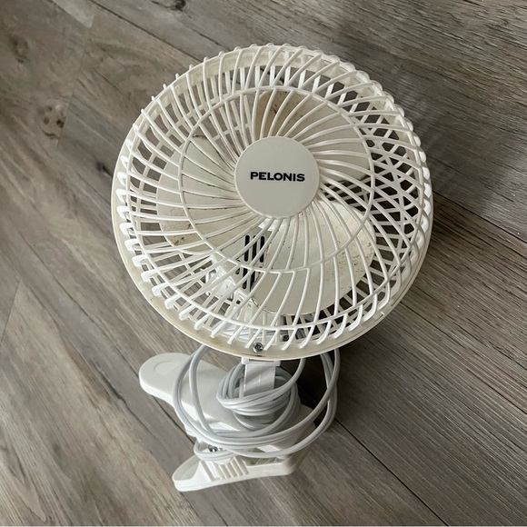 Pelonis White Clip-On Fan - Picture 1 of 5